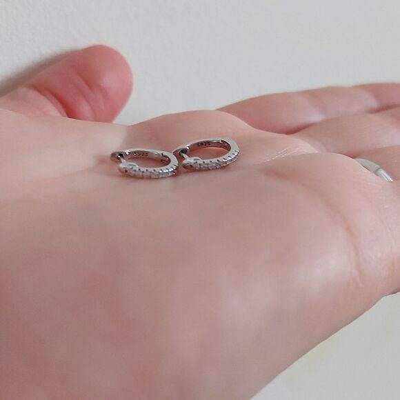 14K Gold Plated 925 Sterling Silver Huggies / Hoop Earrings - Picture 6 of 6